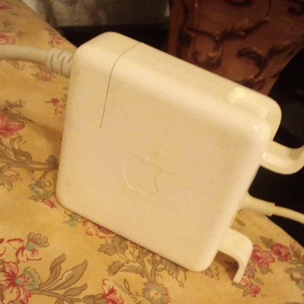 Apple White Charging Block
